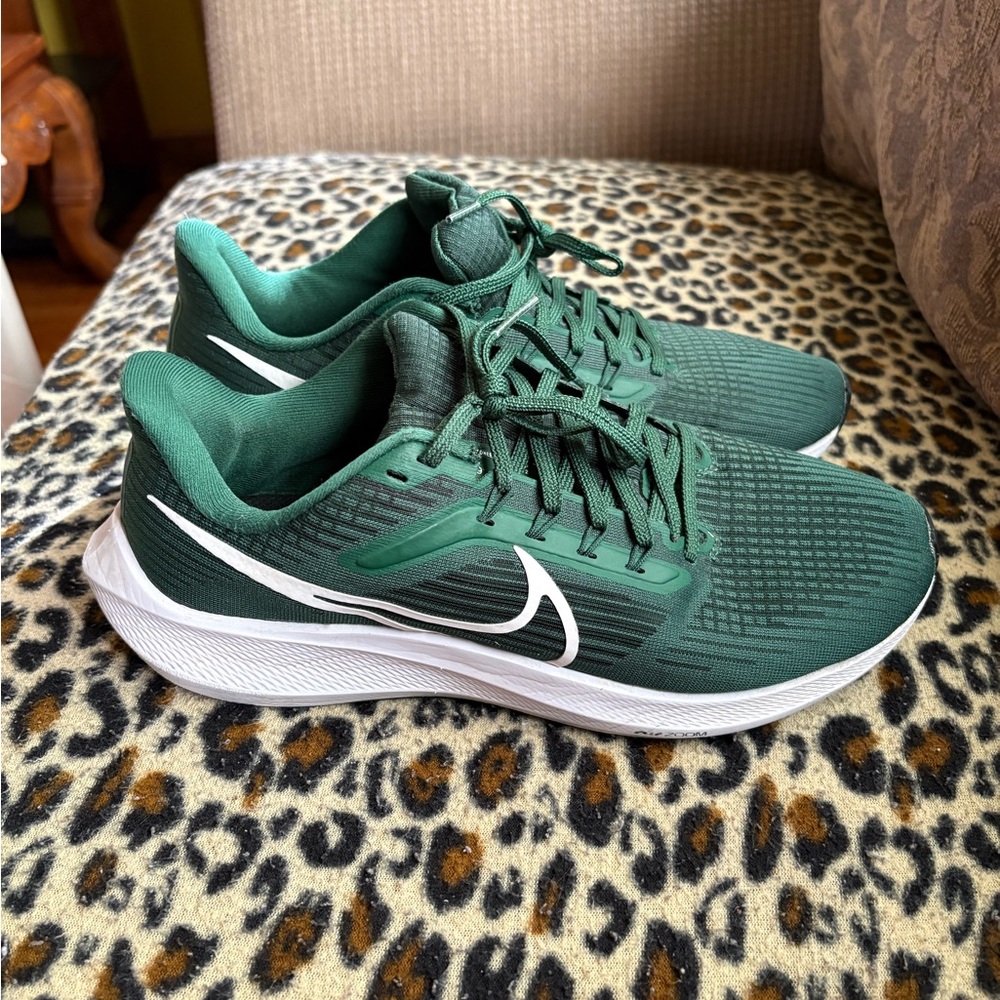 Nike Air Zoom Pegasus 39 Running Shoes Green White Mens 9 Training Gym Athletic